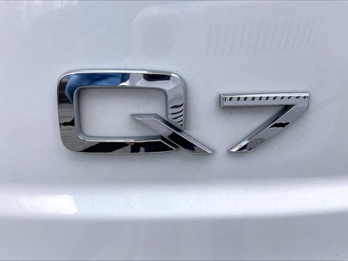 Used 2017 Audi Q7 3.0T Premium Plus w/ Premium Plus Package image 31