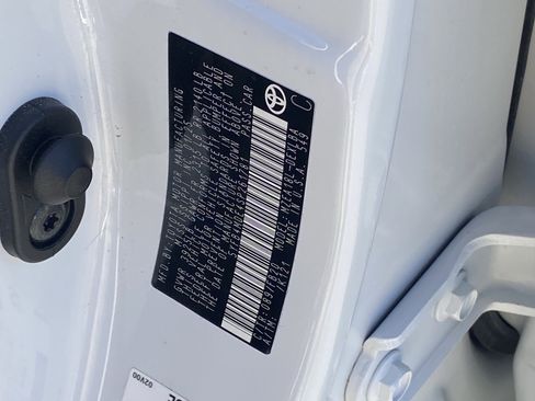 Certified 2025 Toyota Corolla LE image 30