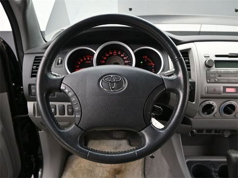 Used 2011 Toyota Tacoma Base image 7