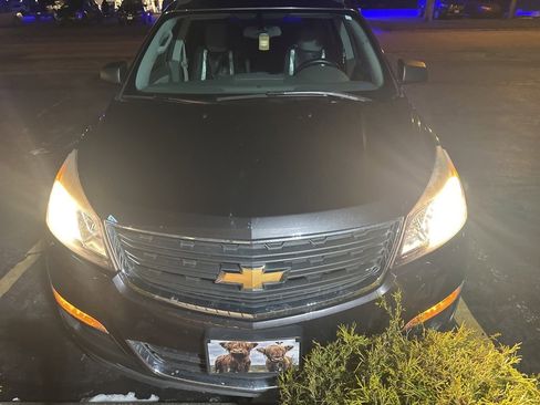 Used 2016 Chevrolet Traverse LS image 2