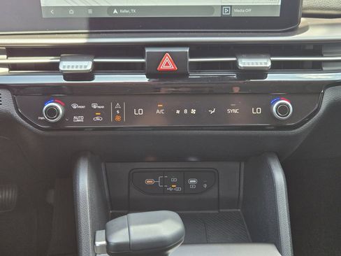 New 2026 Kia Sportage SX FWD image 16