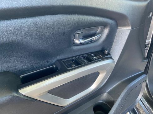 Used 2021 Nissan Titan SV w/ SV Convenience Package RWD image 22