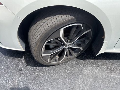 Certified 2023 Nissan Altima 2.5 SR image 6