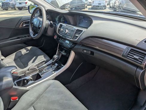 Used 2017 Honda Accord Hybrid Sedan image 29