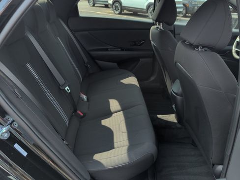 Used 2025 Hyundai Elantra SEL FWD image 29