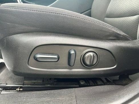 Used 2024 Chevrolet Malibu LT FWD image 14