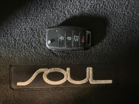 Used 2017 Kia Soul FWD image 27
