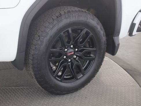Used 2024 GMC Sierra 1500 Elevation w/ Preferred Package image 11