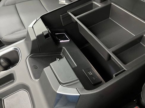 New 2026 GMC Sierra 1500 SLT w/ SLT Premium Package image 30