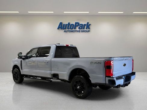 New 2026 Ford F350 Lariat w/ Black Appearance Package image 4