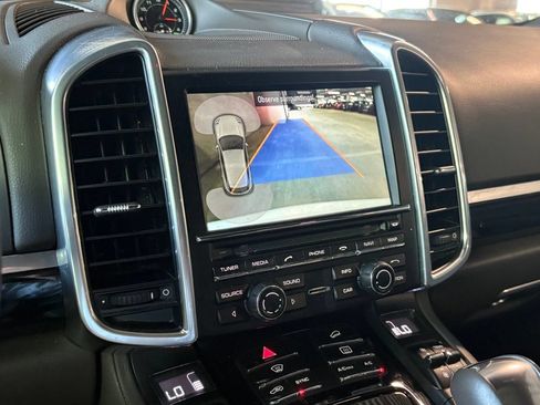 Used 2015 Porsche Cayenne Diesel AWD/4WD image 27