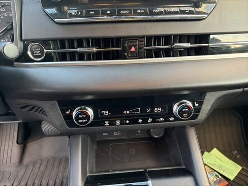 Used 2024 Mitsubishi Outlander SE Black Edition image 29