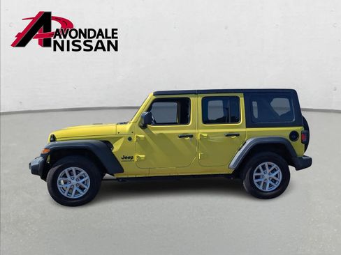 Used 2023 Jeep Wrangler Sport S image 3