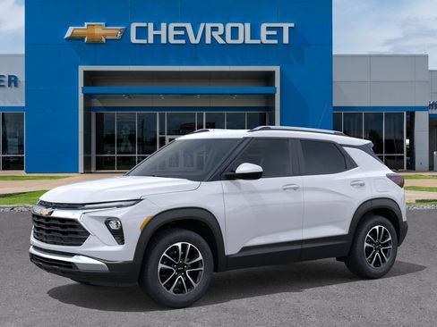 New 2026 Chevrolet TrailBlazer LT w/ Driver Confidence Package FWD image 2