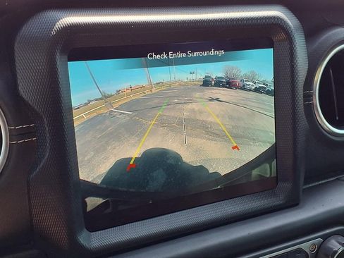 Used 2023 Jeep Wrangler Sahara w/ Cold Weather Group image 11