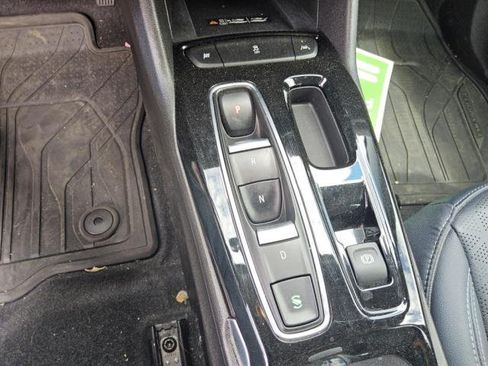 Used 2023 Chevrolet Bolt EUV LT w/ Convenience Package FWD image 3