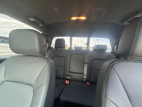 Used 2024 Chevrolet Colorado LT w/ LT Convenience Package III RWD image 12