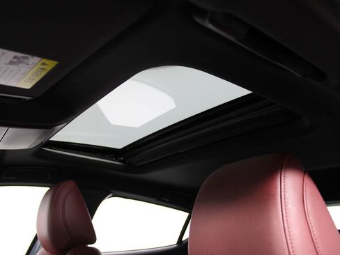 Used 2024 MAZDA MAZDA3 s image 32