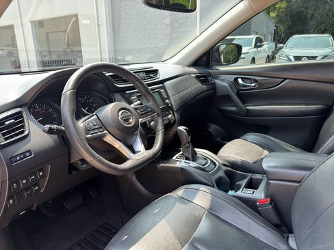 Used 2020 Nissan Rogue SL w/ Premium Package FWD image 10