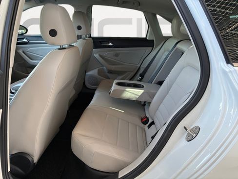 Certified 2024 Volkswagen Jetta SE image 20