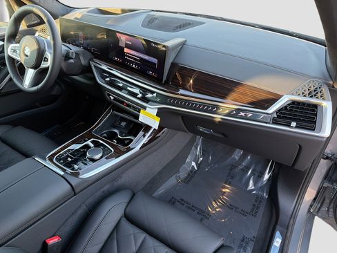 New 2026 BMW X7 xDrive40i w/ M Sport Package image 14