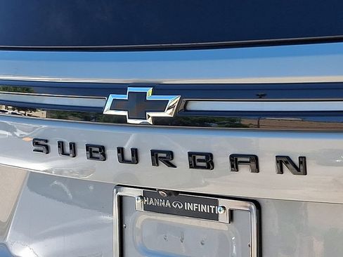 Used 2024 Chevrolet Suburban Z71 w/ Luxury Package AWD/4WD image 32