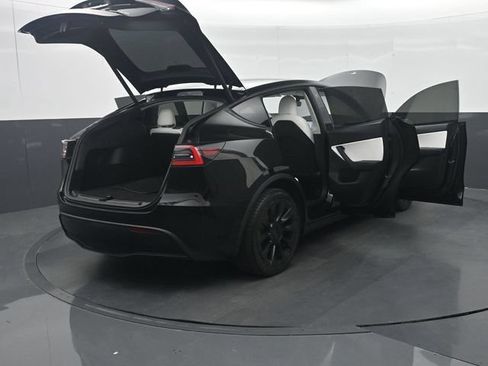 Used 2021 Tesla Model Y Long Range AWD/4WD image 39