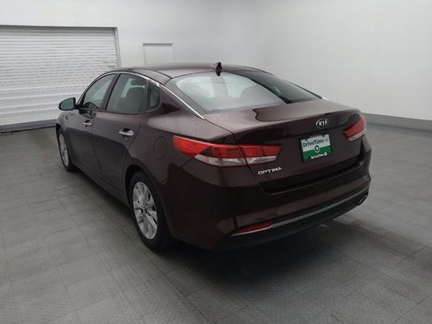 Used 2017 Kia Optima LX w/ Option Group 014 FWD image 5