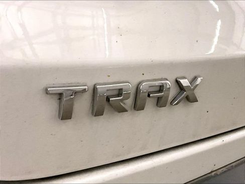 Used 2024 Chevrolet Trax LS FWD image 13