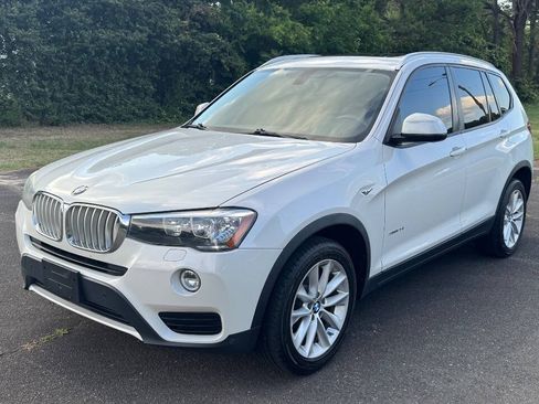 Used 2017 BMW X3 sDrive28i RWD image 4