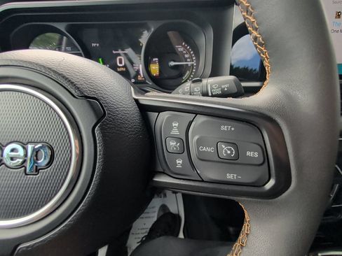 Used 2024 Jeep Wrangler Unlimited AWD/4WD image 20
