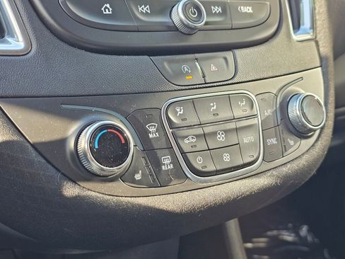 Used 2020 Chevrolet Malibu LT image 33