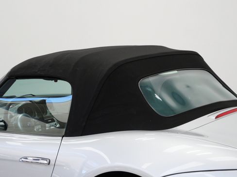 Used 2002 BMW Z8 RWD image 65