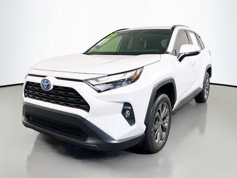 Used 2023 Toyota RAV4 XLE Premium image 10