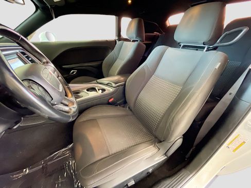 Used 2019 Dodge Challenger SXT RWD image 13