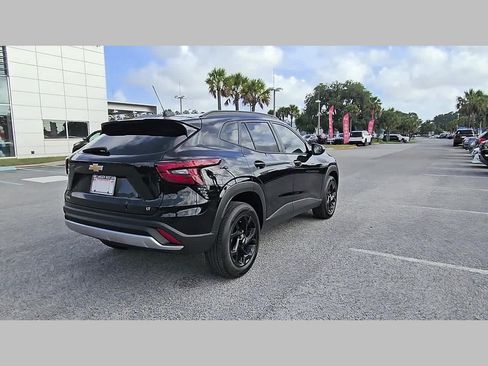Used 2025 Chevrolet Trax LT w/ Driver Confidence Package FWD image 35