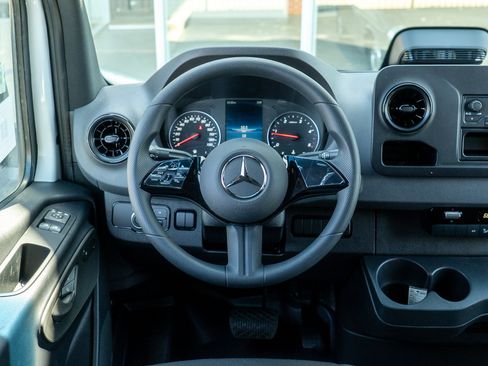 New 2026 Mercedes-Benz Sprinter 2500 image 18