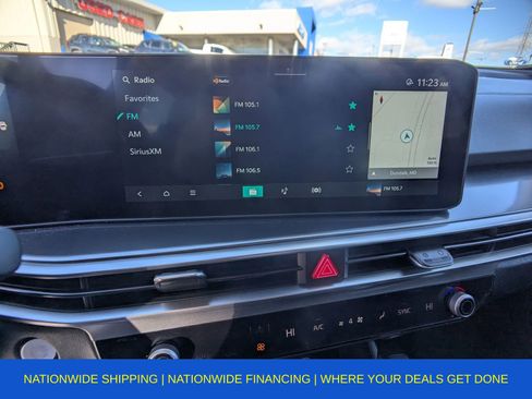 Used 2025 Kia Sorento S image 25