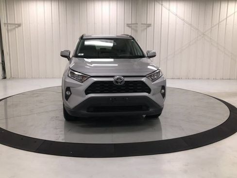 Used 2020 Toyota RAV4 XLE AWD/4WD image 3
