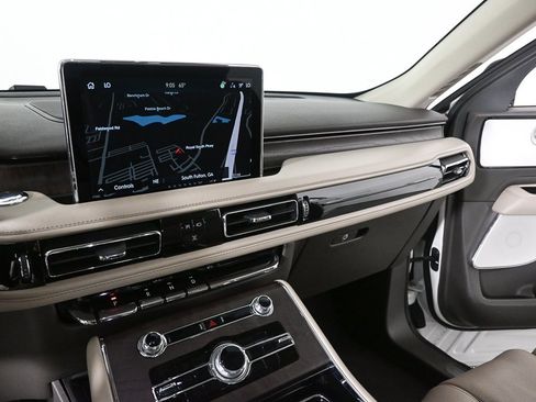 Used 2022 Lincoln Aviator Reserve w/ Equipment Group 201A image 13