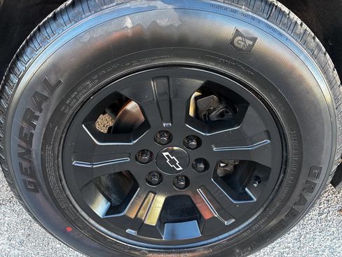 Used 2019 Chevrolet Tahoe 4WD image 37