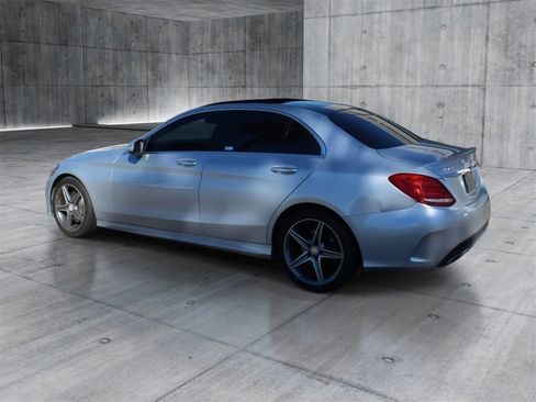 Used 2015 Mercedes-Benz C 300 4MATIC Sedan image 3
