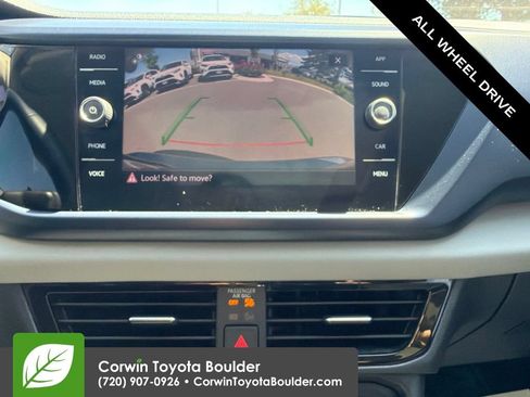 Used 2022 Volkswagen Taos SE w/ Panoramic Sunroof Package AWD/4WD image 35