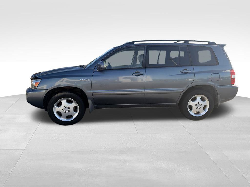 Used 2005 Toyota Highlander 4WD V6 w/ 3rd Row image 3