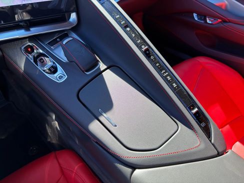Used 2025 Chevrolet Corvette Stingray Coupe w/ 1LT image 17