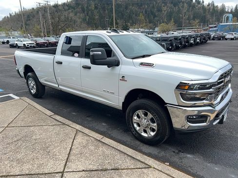 New 2026 RAM 3500 Big Horn AWD/4WD image 3
