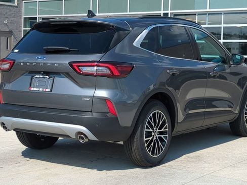New 2025 Ford Escape SE FWD image 6