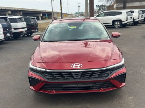New 2026 Hyundai Elantra SE image 2