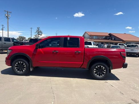Used 2021 Nissan Titan PRO-4X AWD/4WD image 11