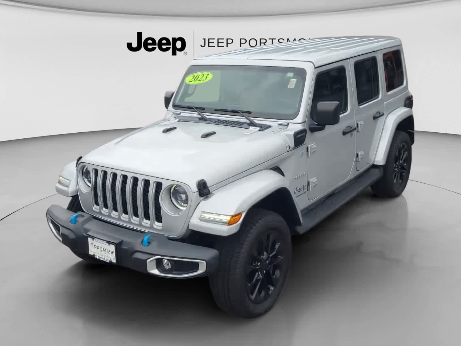 Used 2023 Jeep Wrangler Unlimited Sahara w/ Cold Weather Group AWD/4WD image 5